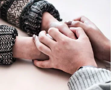 hands holding each otherr